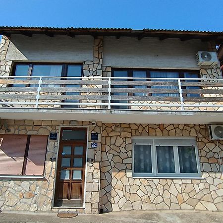 ססבטה Cozy 1-Bdrm Apt In Dubec, Ideal For Work Or Study מראה חיצוני תמונה