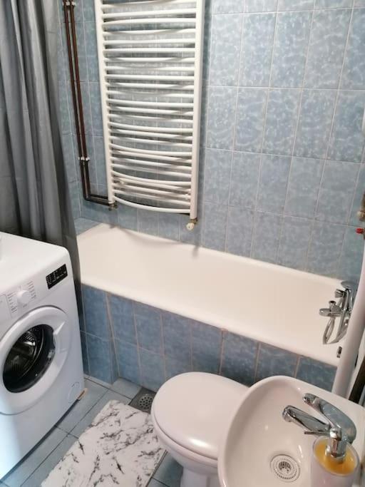 ססבטה Cozy 1-Bdrm Apt In Dubec, Ideal For Work Or Study מראה חיצוני תמונה