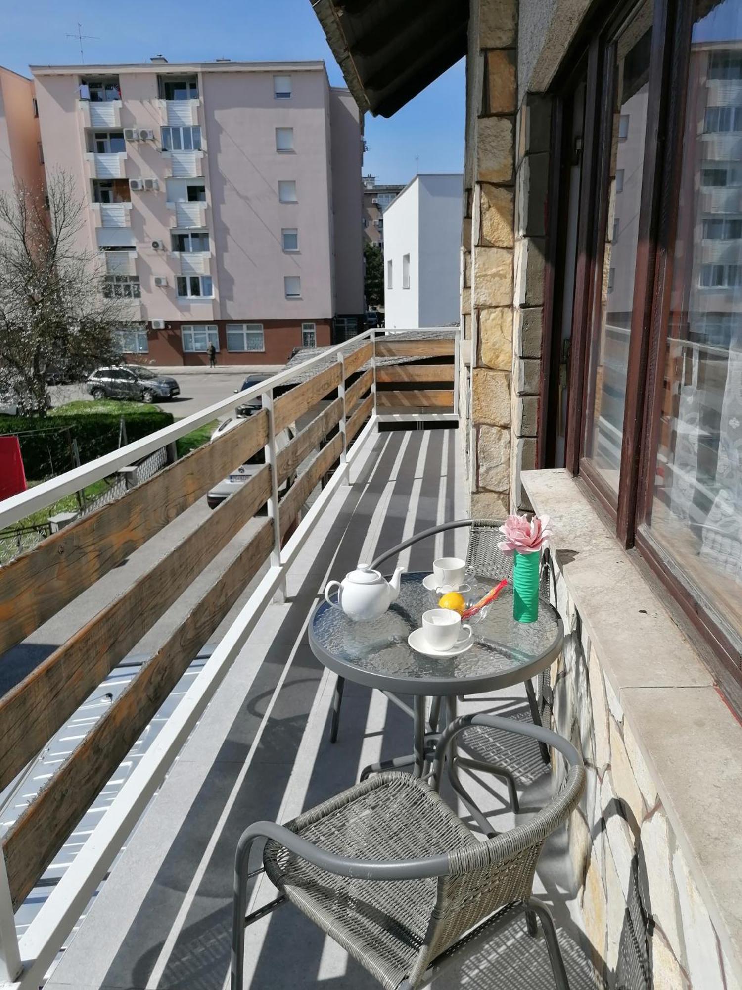 ססבטה Cozy 1-Bdrm Apt In Dubec, Ideal For Work Or Study מראה חיצוני תמונה
