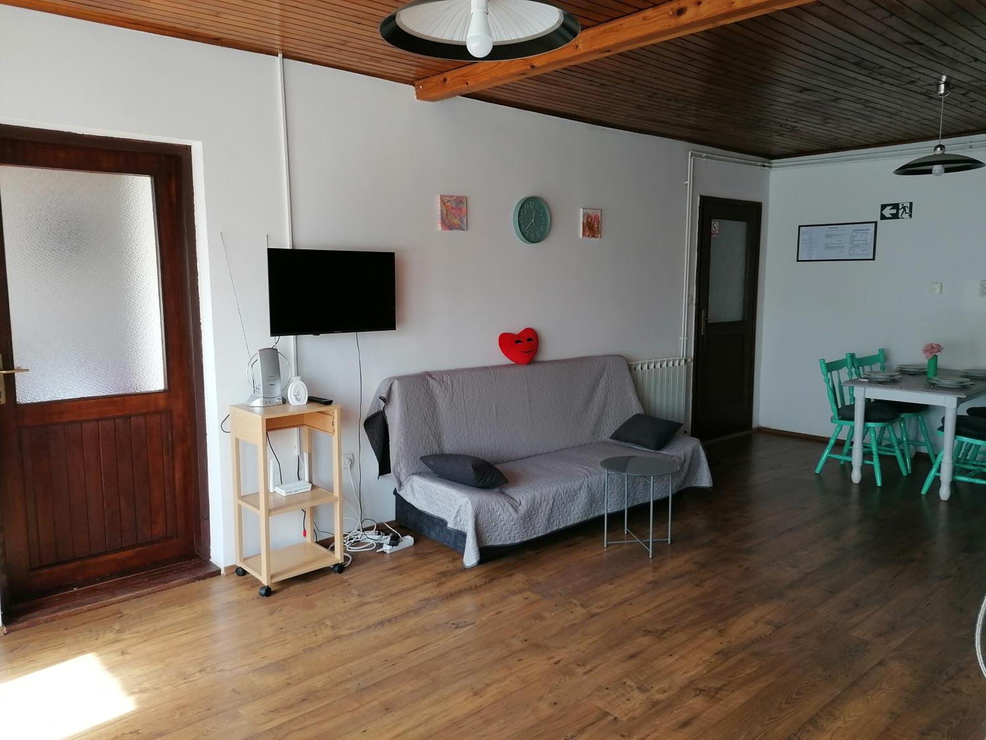 ססבטה Cozy 1-Bdrm Apt In Dubec, Ideal For Work Or Study מראה חיצוני תמונה